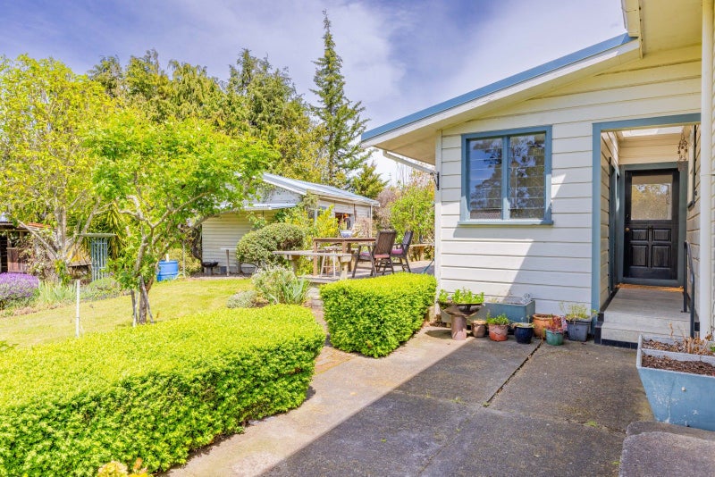 A slice of paradise so close to town64240604366339113