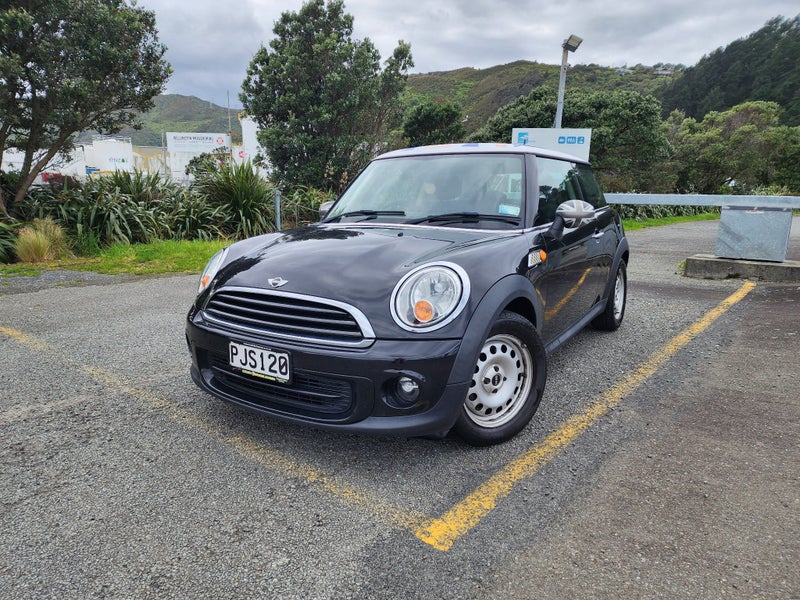 2012 MINI One64240603332482111