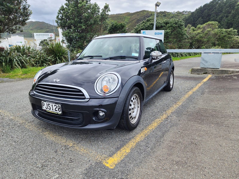 2012 MINI One64240603332482114