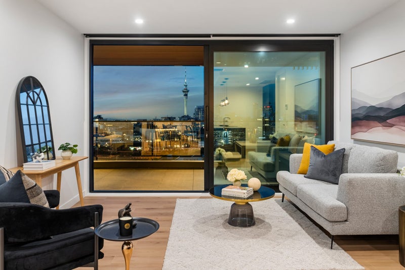 Last One Remaining with a Bathtub!64318094186370112