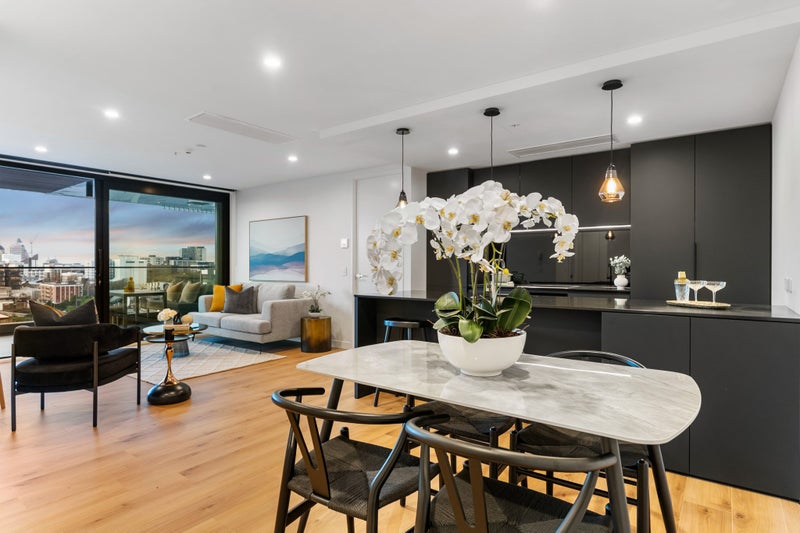 Last One Remaining with a Bathtub!64318094186370114