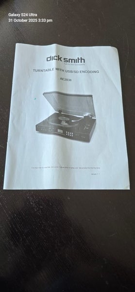 Turntable and LP records64240766863489113