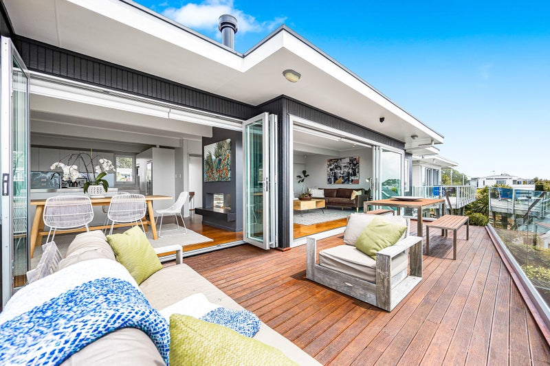 Charming Coastal Bliss | Panoramic Views64240932648193112