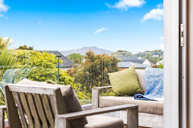 Charming Coastal Bliss | Panoramic Views64240932648193113