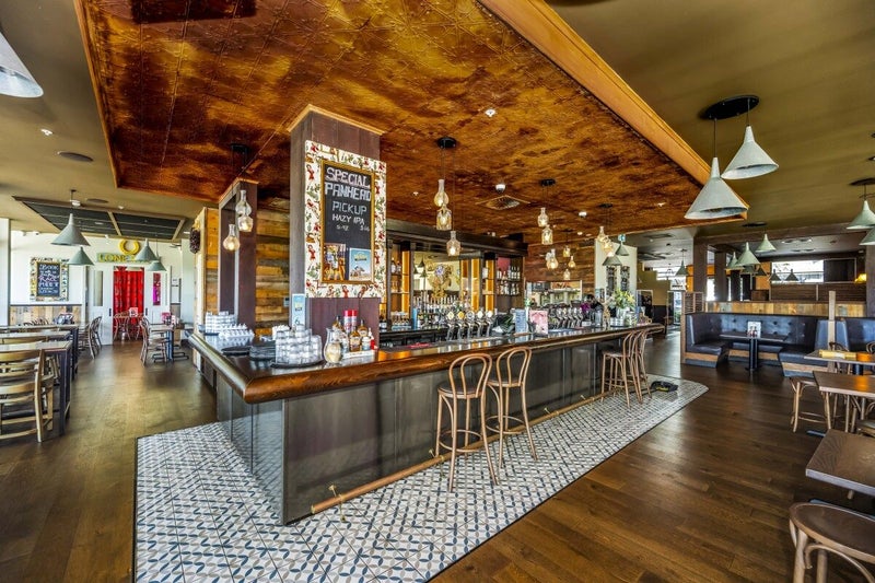 Recognized Brand + Stunning Aspect64241465286019111