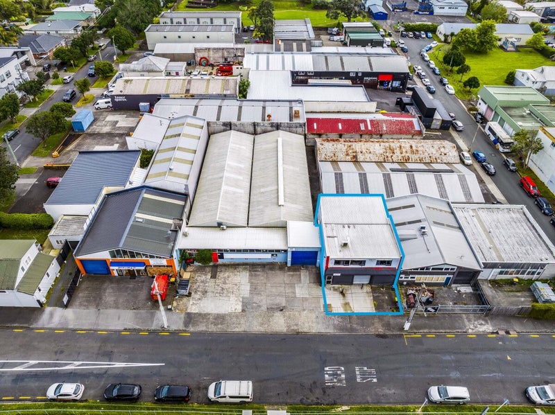 Bite Sized Mixed Use Opportunity64241465370753112