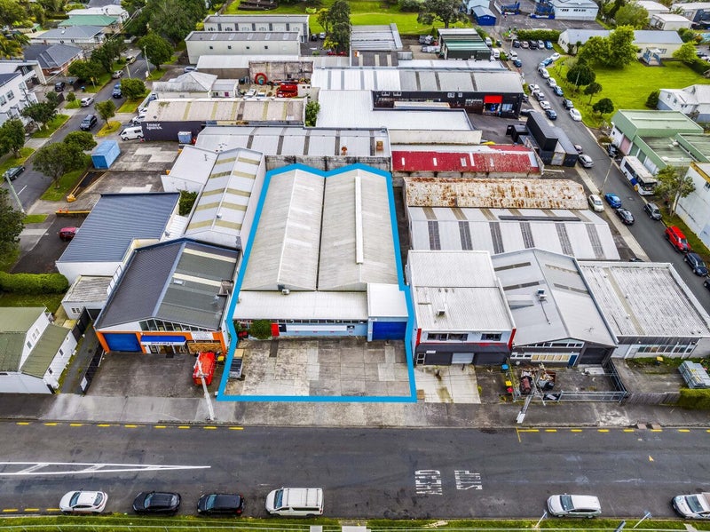 Think Outside The Box64241465395459112