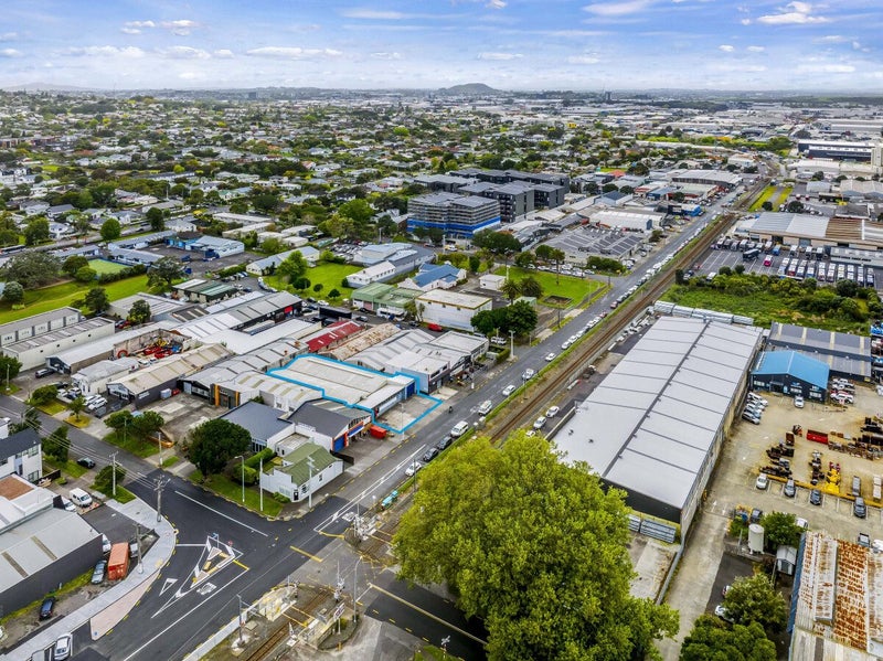 Think Outside The Box64241465395459114