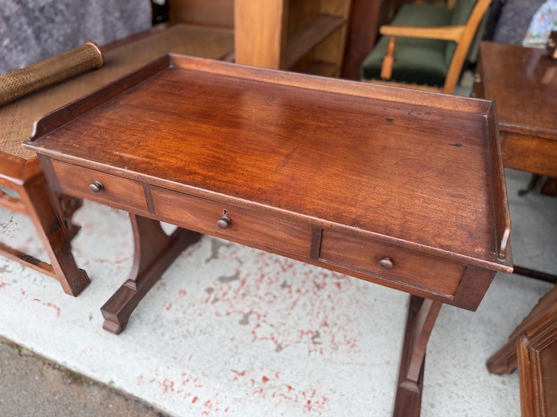 Victorian Mahogany Wash Stand or Side Table Carousel 2
