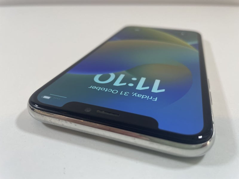 Apple iPhone X 64GB Silver - Used Condition64242693477889114