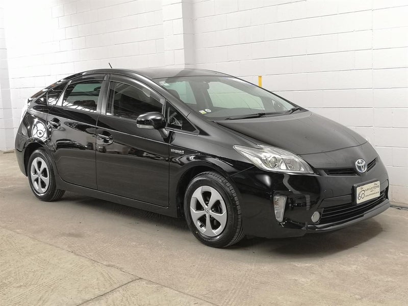 2013 Toyota Prius 1.8S Model with reversing cam...64242694768643110