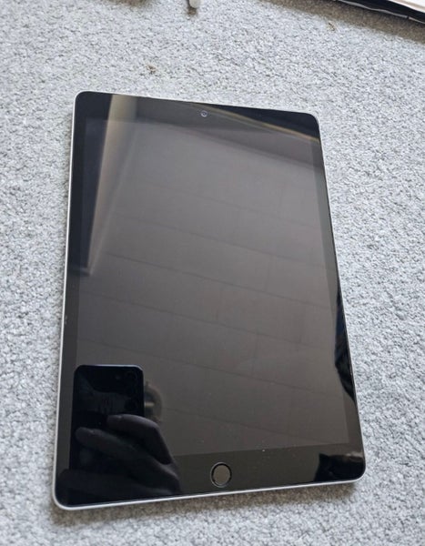 ipad 9th generation 64 gb comes with charger and cable Carousel 2