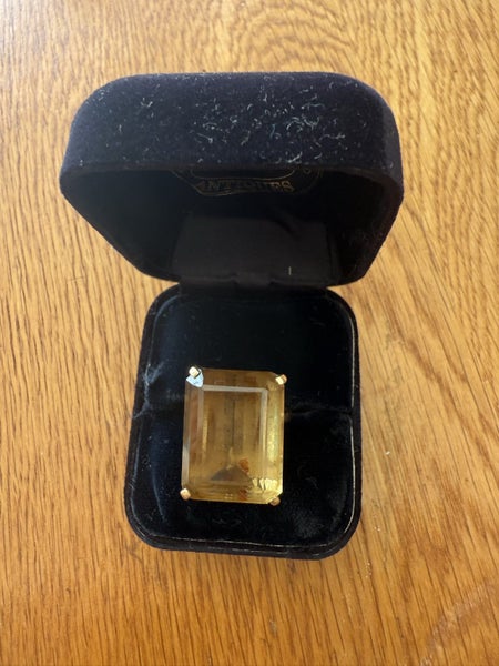 Solid Gold Cocktail Ring Carousel 1