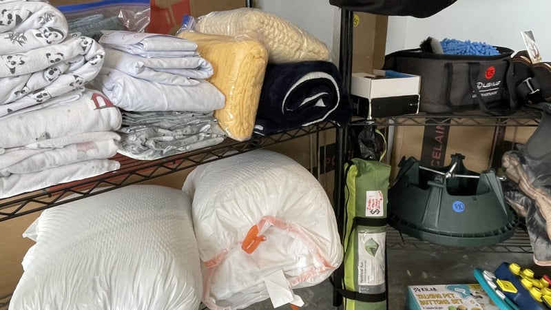 GARAGE SALE TODAY!!64248543571075112