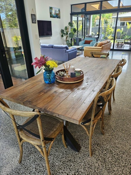 Table and Chairs64248945824514110