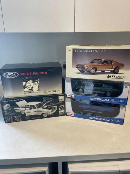 1:18 Scale die cast Models64249479797121110