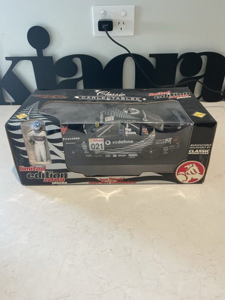 V8 Supercar 1:18 die cast Models64249697584002111