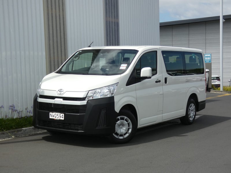 2021 Toyota Hiace ZR MINI BUS 10 SEATERS64250290453505110