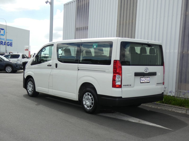 2021 Toyota Hiace ZR MINI BUS 10 SEATERS64250290453505112