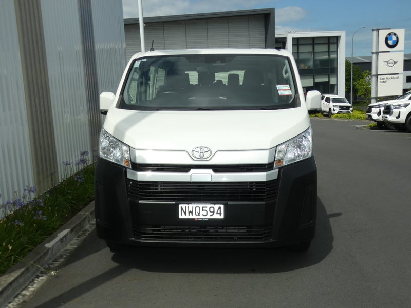 2021 Toyota Hiace ZR MINI BUS 10 SEATERS64250290453505114