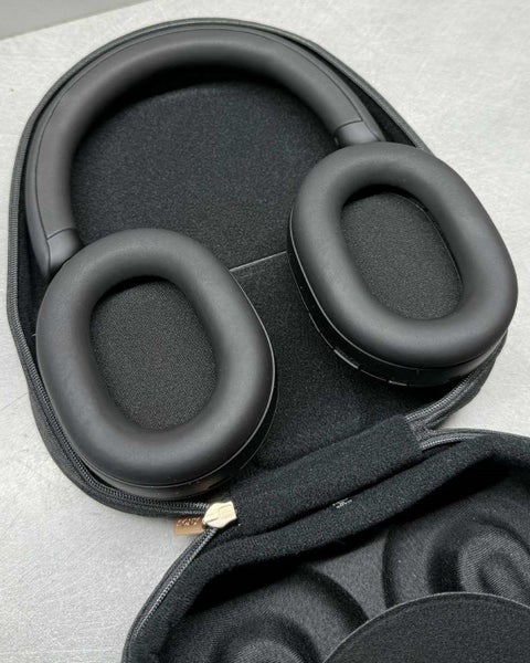 SONY WH-1000XM5 Wireless Noise Cancelling Headphones (Black) Carousel 2