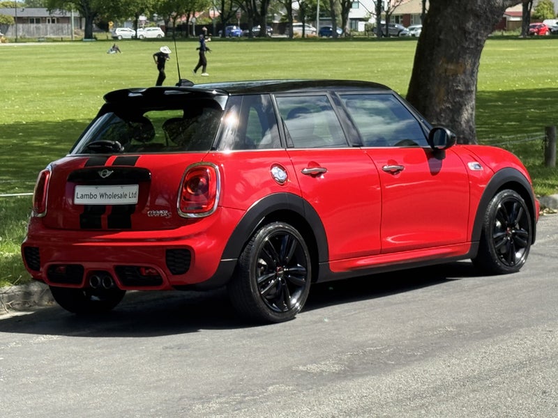 2015 MINI Cooper S 2.0 Turbo - 6-Speed Auto --...64250988668163112