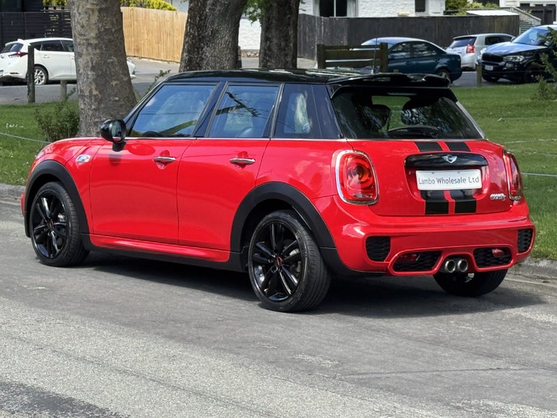 2015 MINI Cooper S 2.0 Turbo - 6-Speed Auto --...64250988668163114