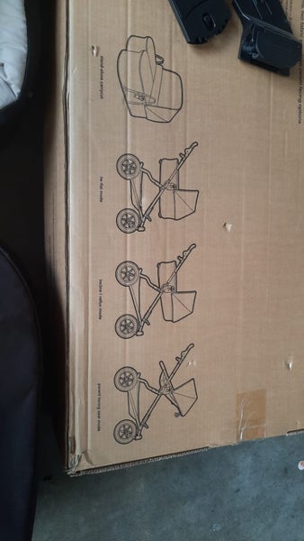 Mountin Buggy carrycot plus for twins including storm cover64251290622851110