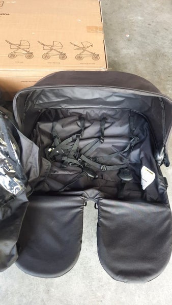 Mountin Buggy carrycot plus for twins including storm cover64251290622851112