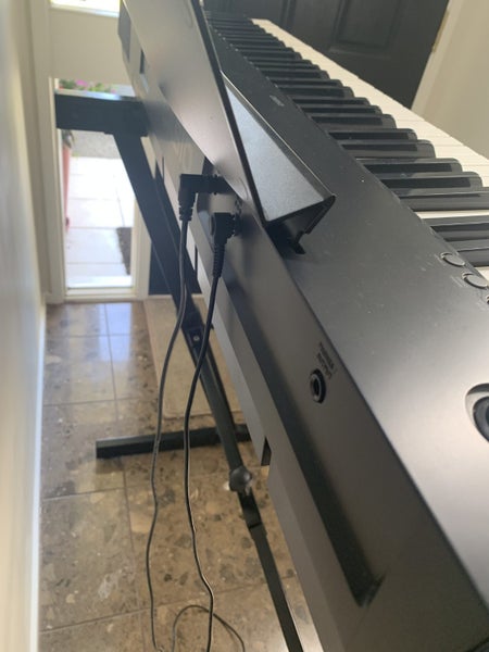 Casio Electronic Keyboard (includes prestige series Grado Labs headphones)64251442176001110