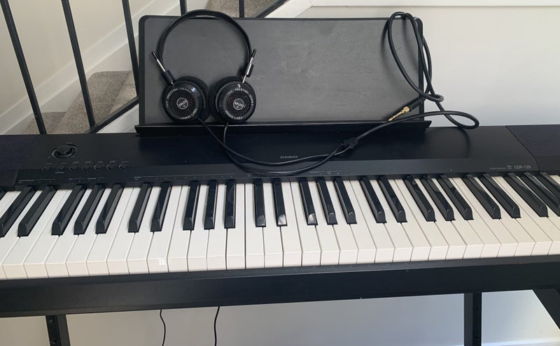 Casio Electronic Keyboard (includes prestige series Grado Labs headphones)64251442176001111