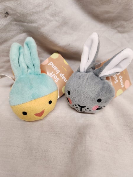 Soft Snap Band Rabbits x2 For Wrist Wearing Grey and Yellow Carousel 1