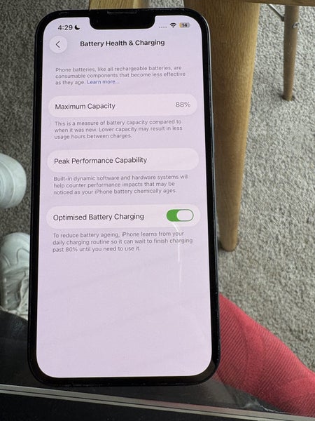 iPhone 1364252209794563112