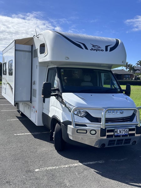 2019 Jayco conquest Iveco Motorhome/ Slideout64310504023682114