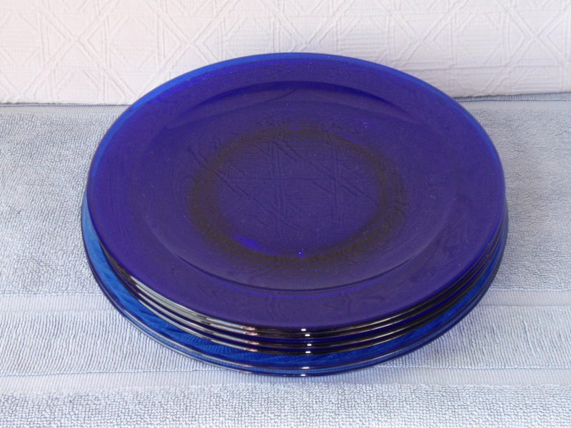 Beautiful vintage Blue Glass Plates x 6. Carousel 2