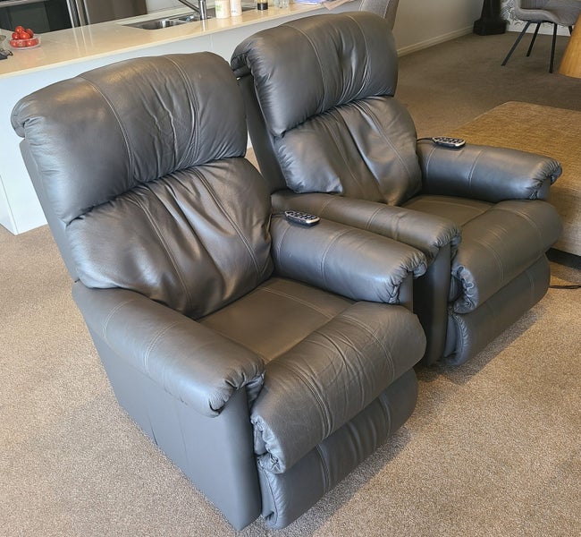 2x La-Z-Boy Eden Large Power XR+ Leather Rocker Recliners – Immaculate64429269249667111
