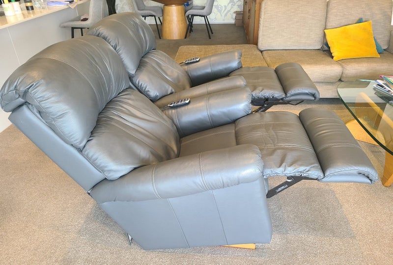 2x La-Z-Boy Eden Large Power XR+ Leather Rocker Recliners – Immaculate64429269249667113