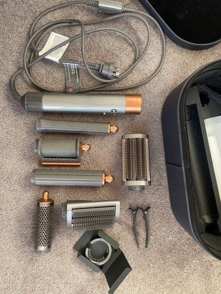 Dyson air wrap Carousel 1