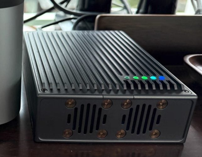 WERO Thunderbolt 5 TB5 nvmex4 SSD Enclosure USB5 / USB4 80Gbp/s Brand New Carousel 1