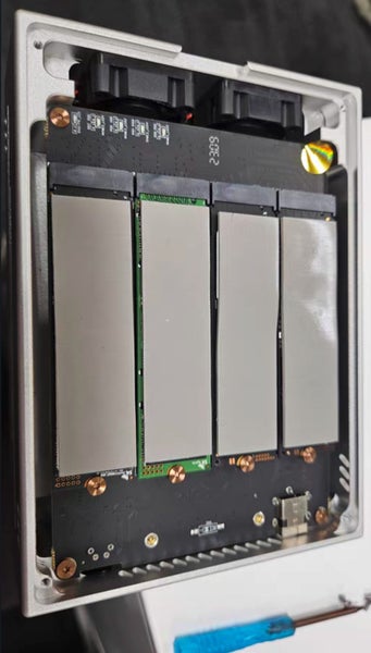 WERO Thunderbolt 5 TB5 nvmex4 SSD Enclosure USB5 / USB4 80Gbp/s Brand New Carousel 4