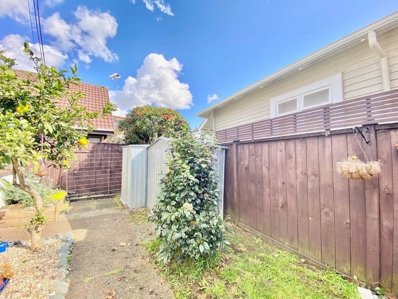 Epsom, 3 bedrooms64582248741249112