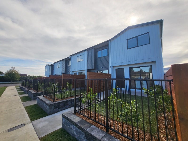 Pukekohe, 2 bedrooms64259112976898111