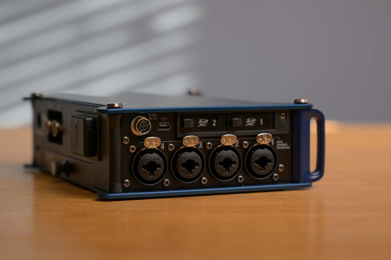 Zoom F8n - MultiTrack Field Recorder64259320241667111