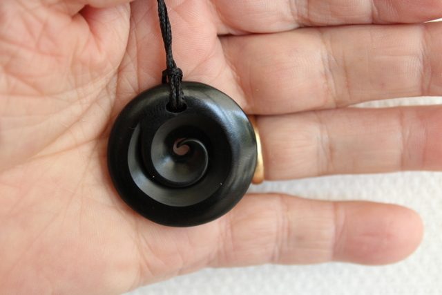 #BEAUTIFUL KORU** KAWAKAWA GREENSTONE ** #206 Carousel 1