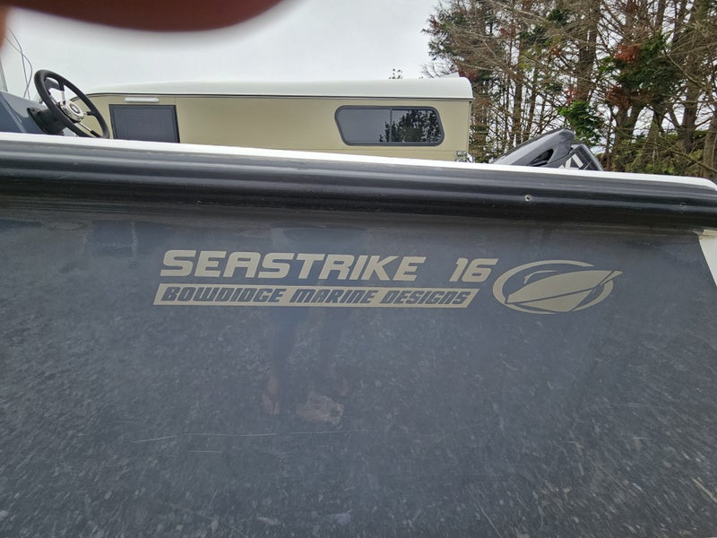 16 ft center console64260099336323113