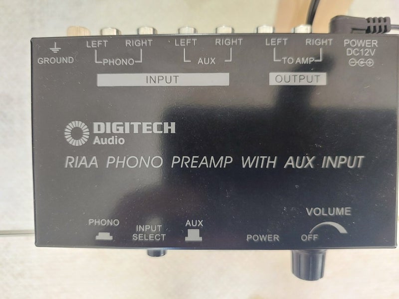 Turntable and preamp64260644176387110