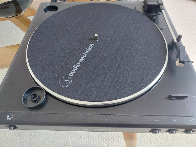 Turntable and preamp64260644176387111