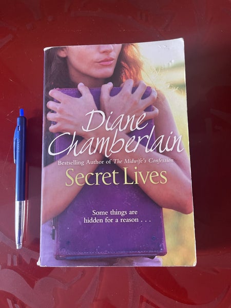 DIANE CHAMBERLAIN - Secret Lives :0) Carousel 1