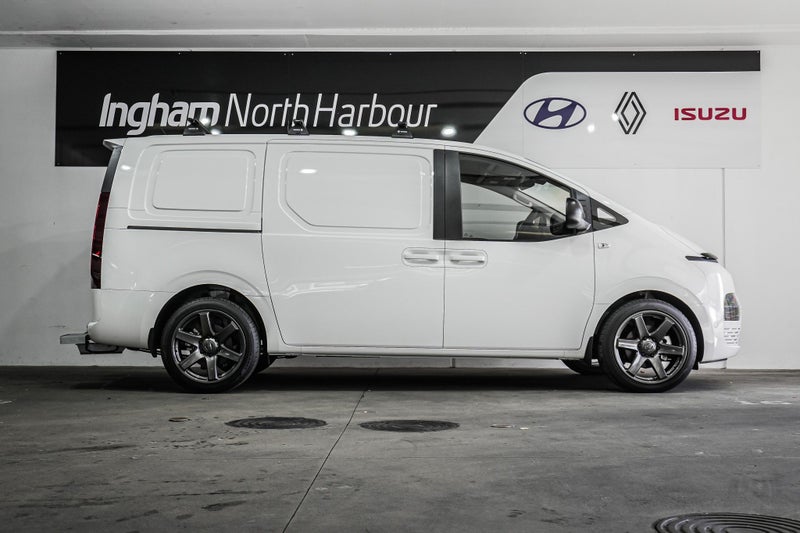 2025 Hyundai Staria Load 2.2DT/8AT64261577618945111