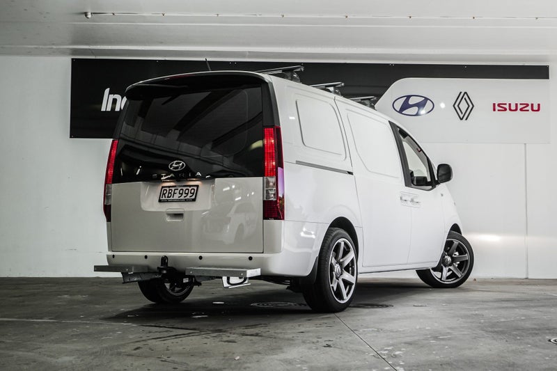 2025 Hyundai Staria Load 2.2DT/8AT64261577618945112